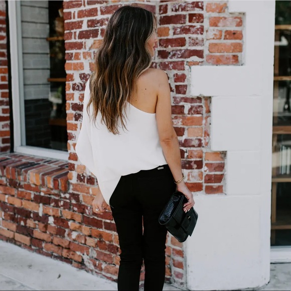 Vici one shoulder blouse - Picture 2 of 8